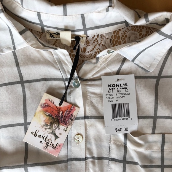 Button up blouse - Picture 2 of 4